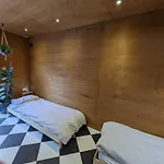 Spacious Cabin London Canary Wharf Free Parking B&B