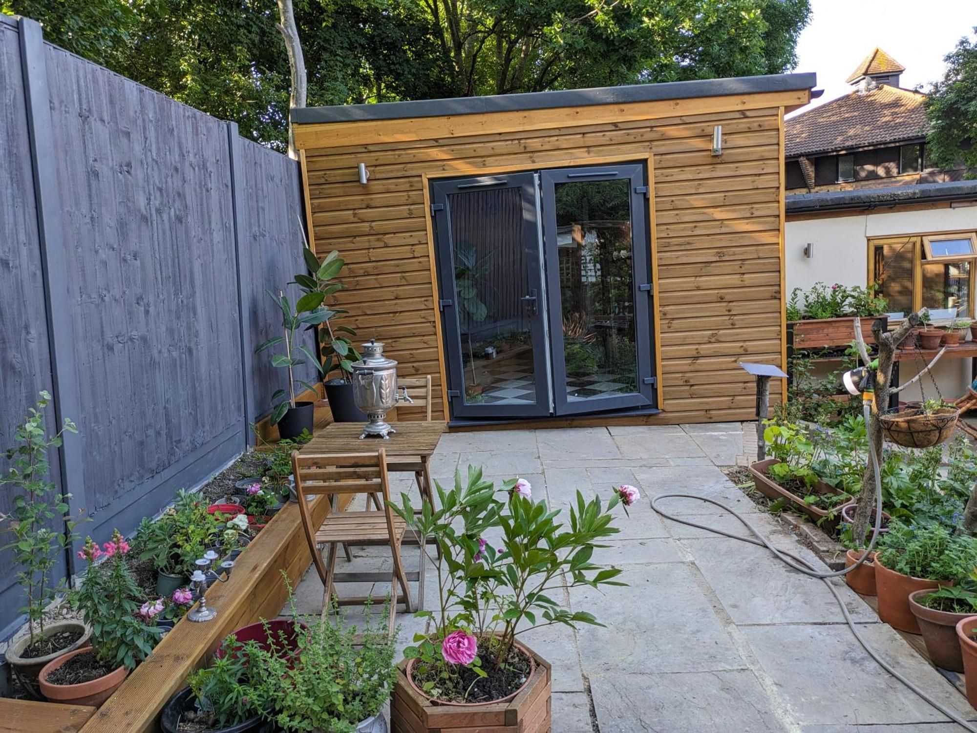 Couette-café Spacious Canary Wharf Free Parking *